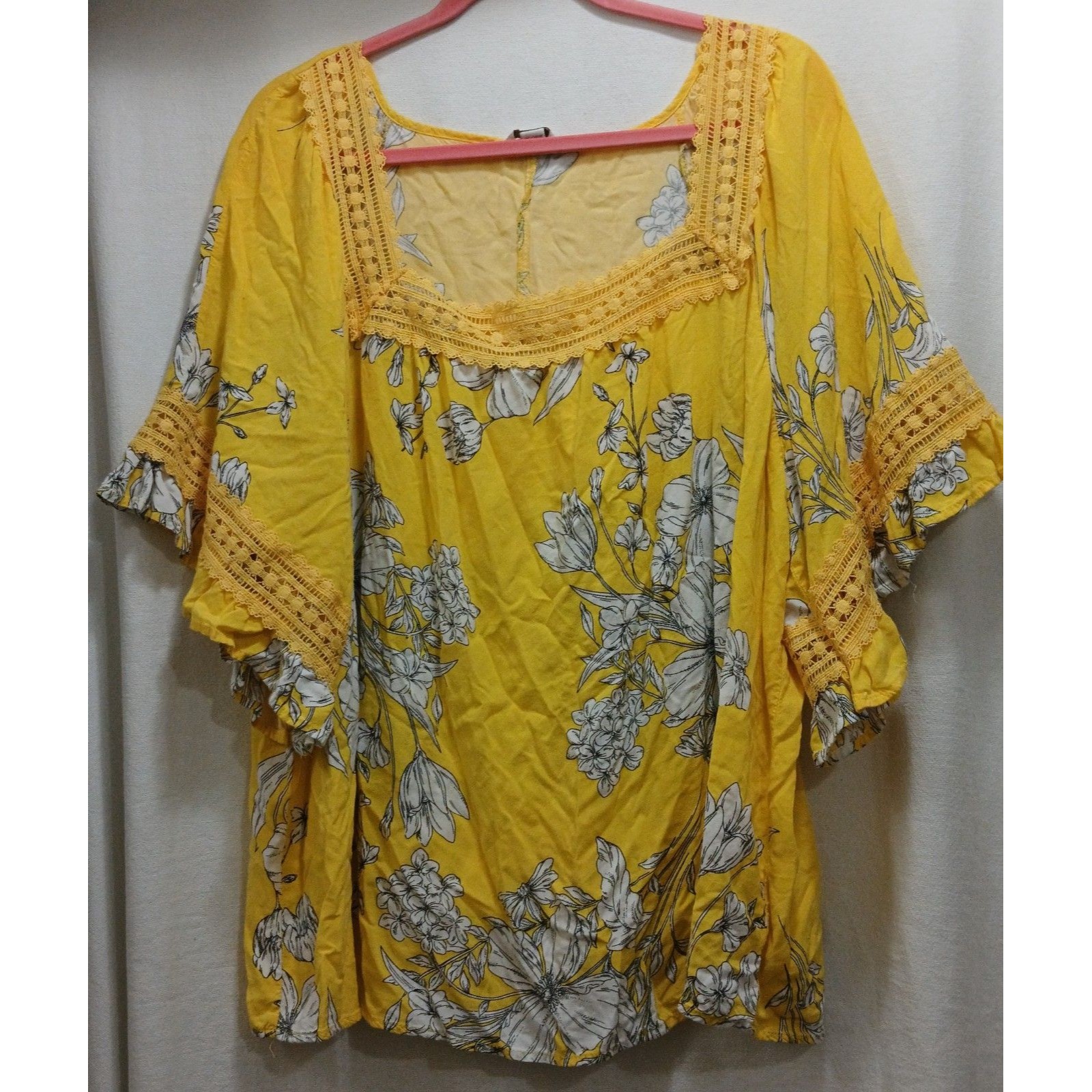 C Est 1946 Women’s 26/28w Top Yellow White Boho Lace Crochet Floral Rayon Euc